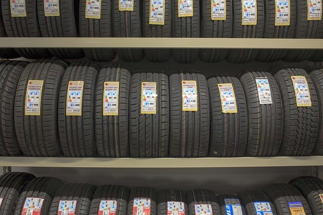 car-tires-4792115_640